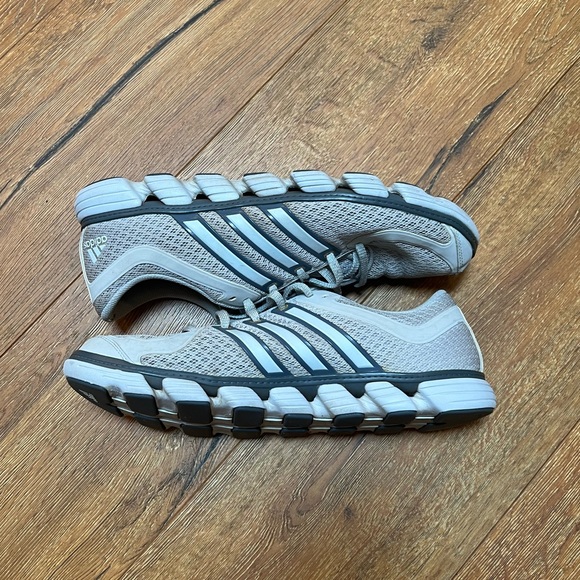 Adidas Athletic Shoe Men’s Size 11 - Picture 2 of 6